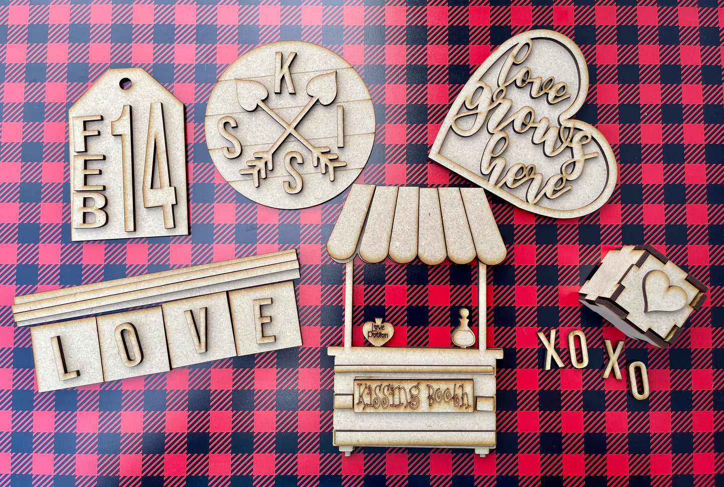 Kissing Booth Tiered tray set